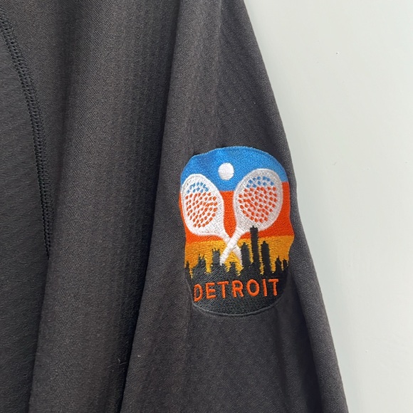 Patagonia Quarter Zip - Picture 2 of 3